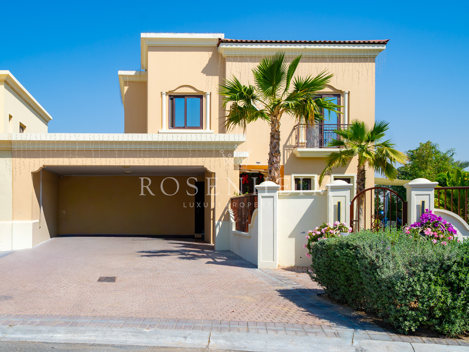 5 bedroom villa for sale