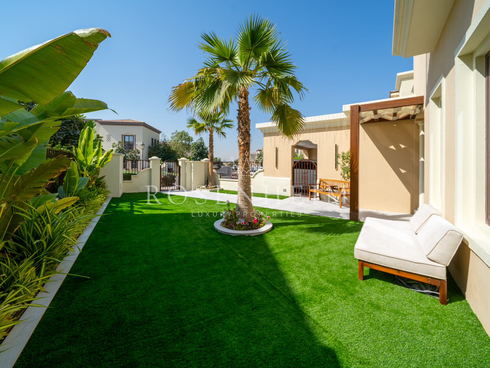 5 bedroom villa for sale